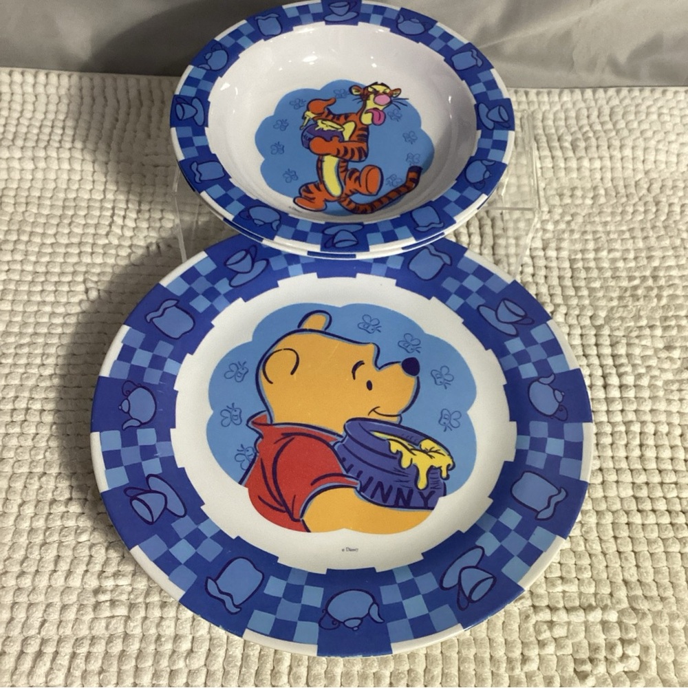 Zak! Designs Disney Winnie the Pooh & Tigger Children 2- 8” Bowls & 4- 11” Plate